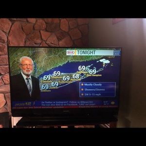 65” Mitsubishi projection TV w/remote